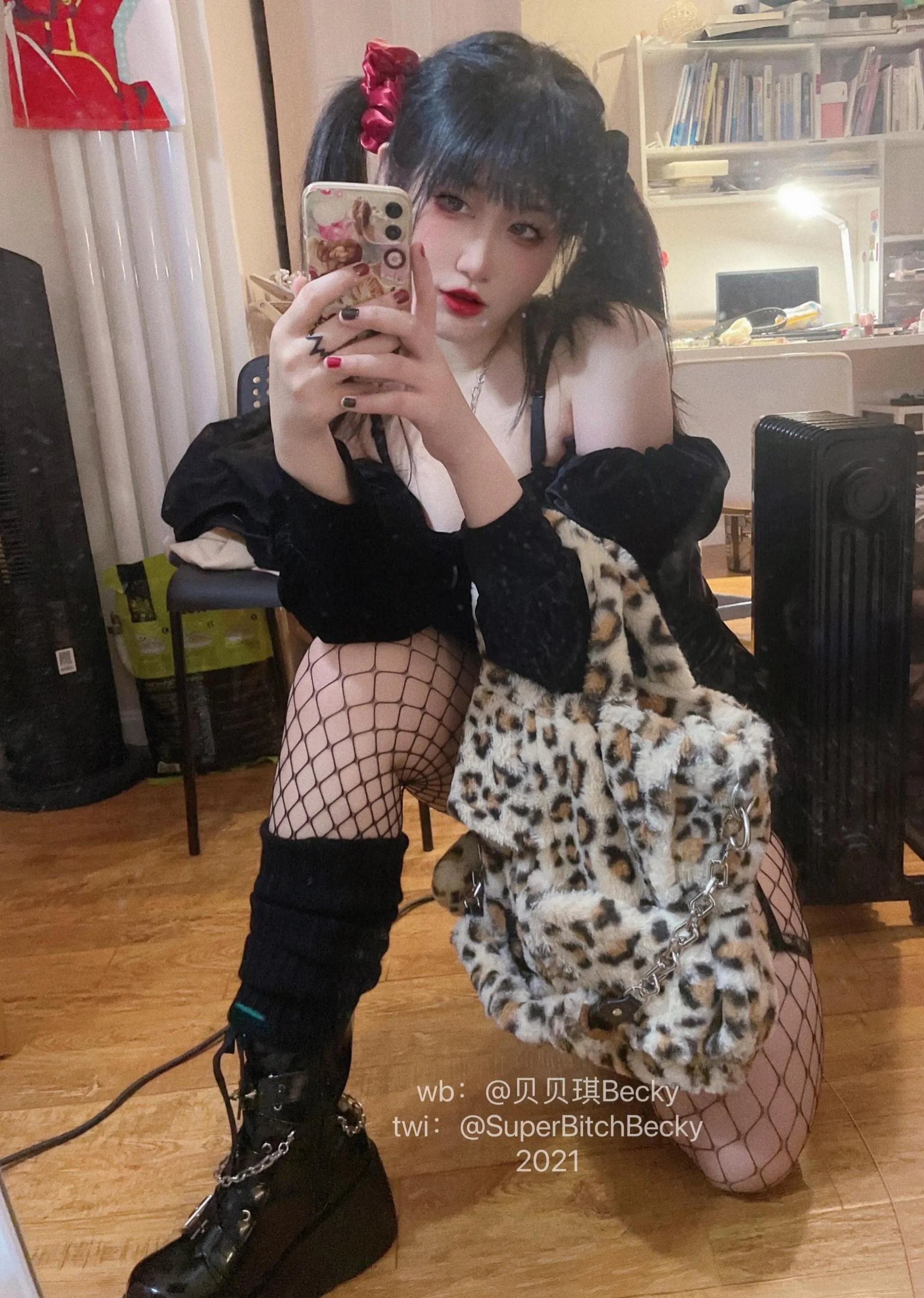 贝贝琪Becky – NO.019 对镜黑发辣妹 [105P]插图1